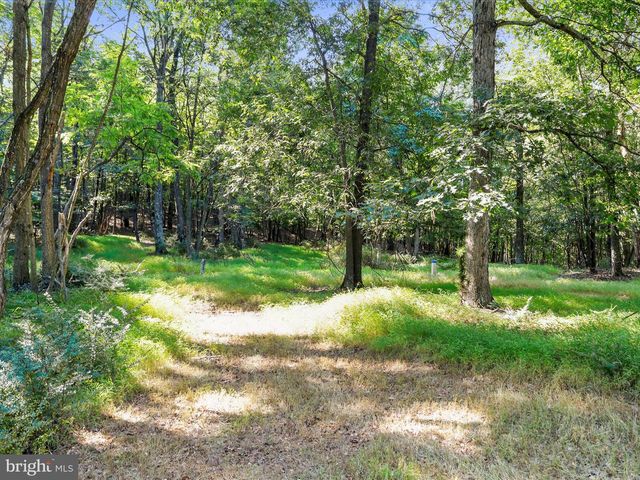 1840 SHADE LN, Berkeley Springs, WV 25411