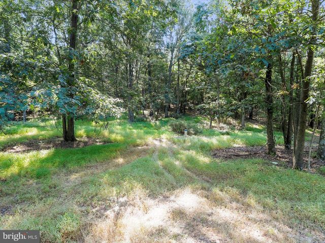 1840 SHADE LN, Berkeley Springs, WV 25411