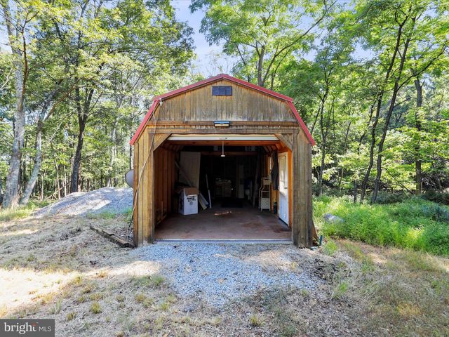 1840 SHADE LN, Berkeley Springs, WV 25411