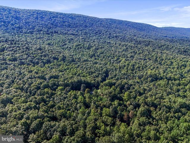 1840 SHADE LN, Berkeley Springs, WV 25411