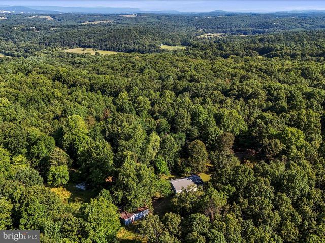 1840 SHADE LN, Berkeley Springs, WV 25411