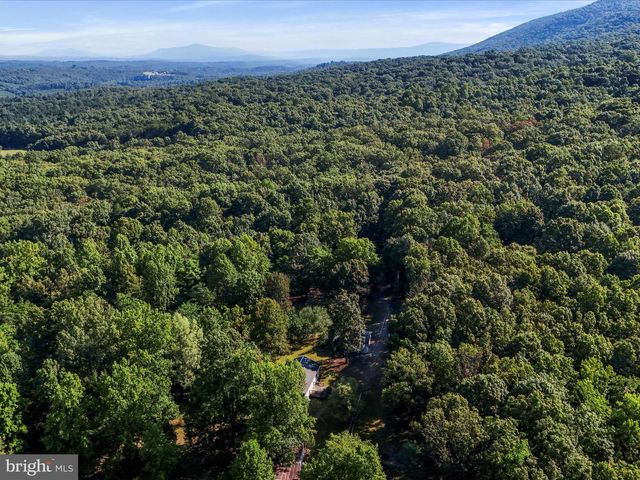 1840 SHADE LN, Berkeley Springs, WV 25411