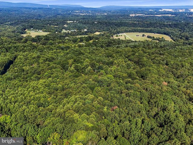 1840 SHADE LN, Berkeley Springs, WV 25411