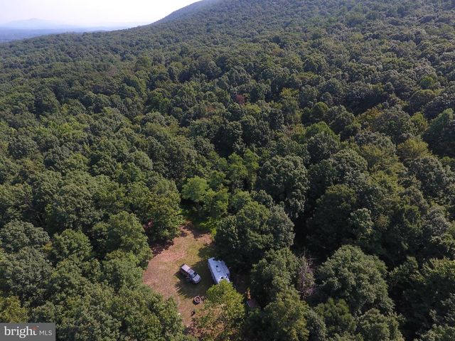 1840 SHADE LN, Berkeley Springs, WV 25411