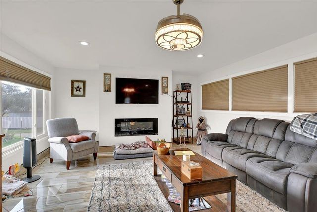 203 Tennessee Ln, Bangor, CA 95901