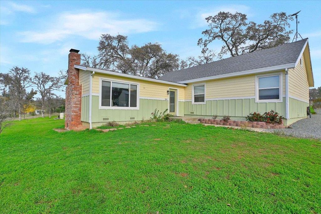 203 Tennessee Ln, Bangor, CA 95901