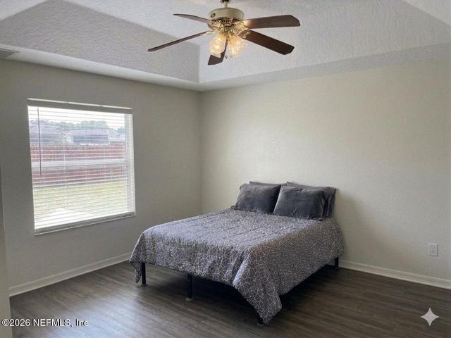 203 VILLAGE Drive, Welaka, FL 32193