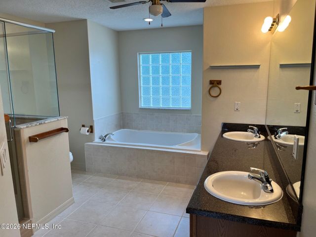 203 VILLAGE Drive, Welaka, FL 32193