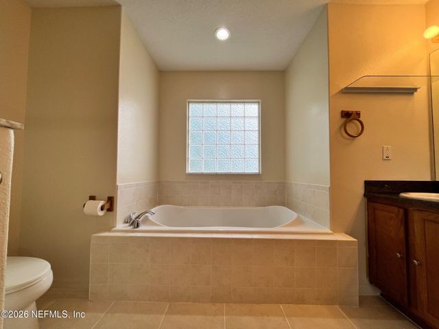 203 VILLAGE Drive, Welaka, FL 32193
