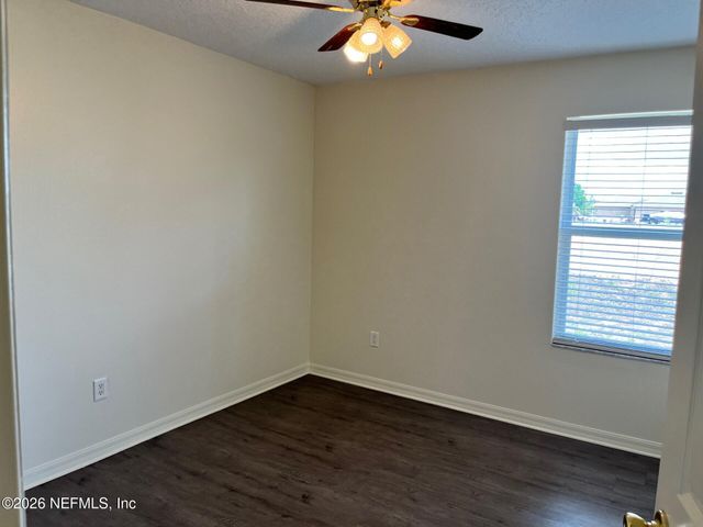 203 VILLAGE Drive, Welaka, FL 32193