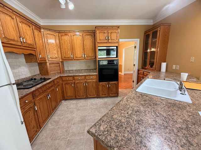 2627 Oak Ridge Drive, Rocky Face, GA 30740
