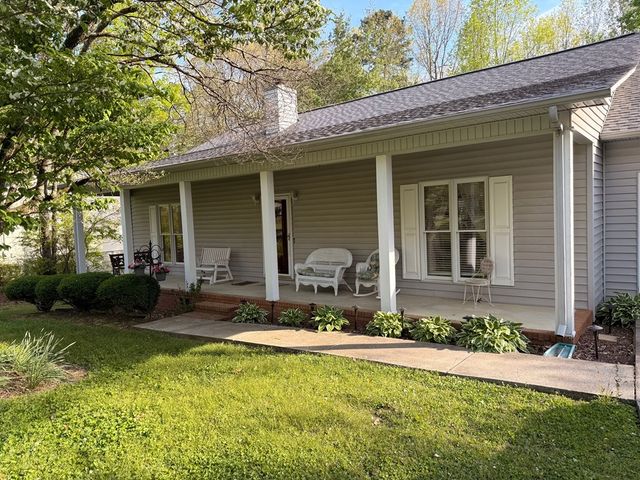 2627 Oak Ridge Drive, Rocky Face, GA 30740
