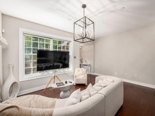 284 E Gay Street, G35, Columbus, OH 43215