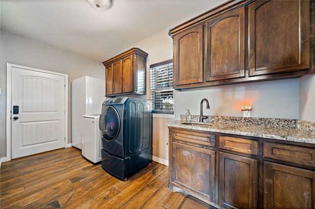 6718 Wesley Way, Corpus Christi, TX 78415