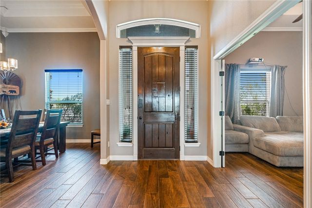6718 Wesley Way, Corpus Christi, TX 78415