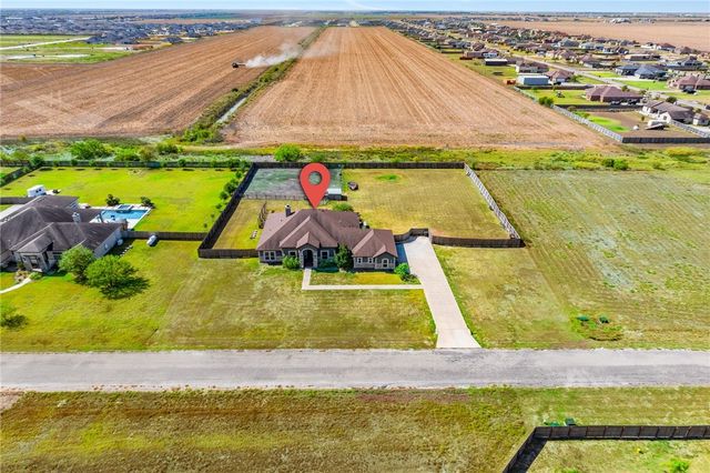 6718 Wesley Way, Corpus Christi, TX 78415