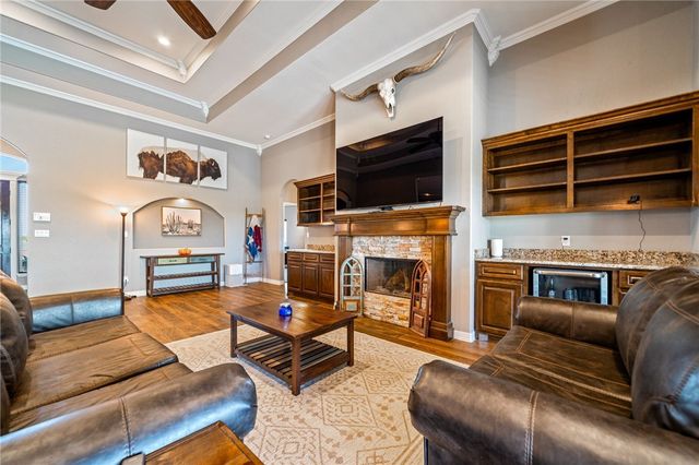6718 Wesley Way, Corpus Christi, TX 78415