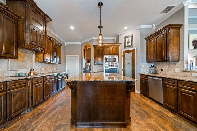 6718 Wesley Way, Corpus Christi, TX 78415