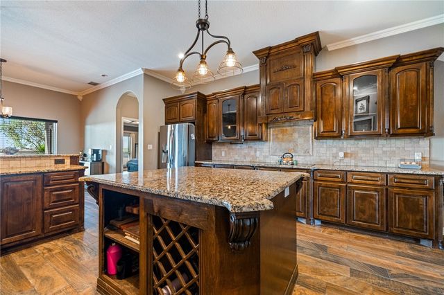 6718 Wesley Way, Corpus Christi, TX 78415