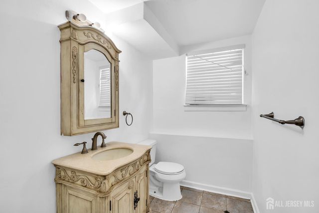 14 Arlington Drive, Howell, NJ 07731