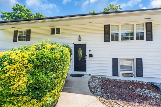 14 Arlington Drive, Howell, NJ 07731