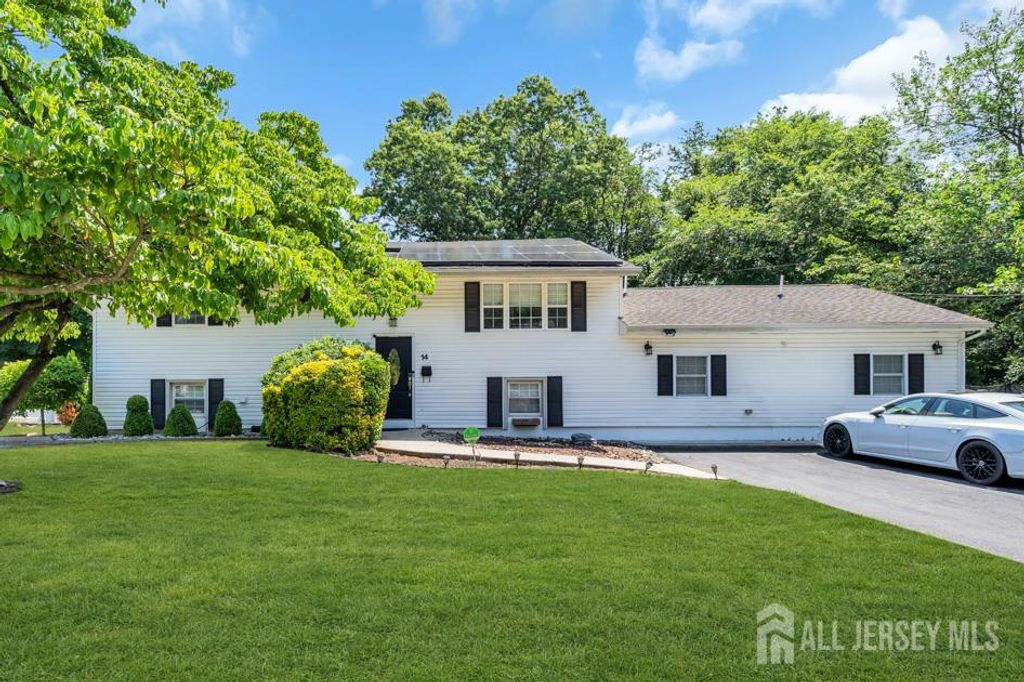 14 Arlington Drive, Howell, NJ 07731