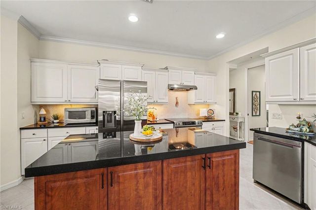 5015 Marina Cove DR 103, Naples, FL 34112