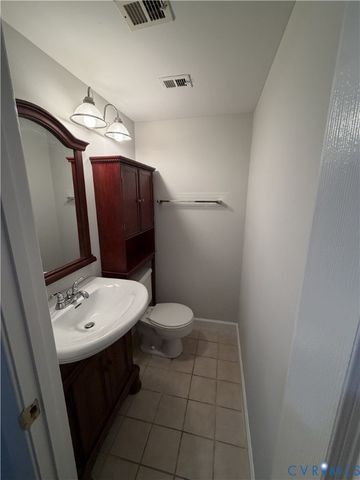 12 Red Fox Ln, Henrico, VA 23228