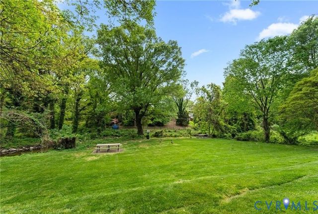 12 Red Fox Ln, Henrico, VA 23228