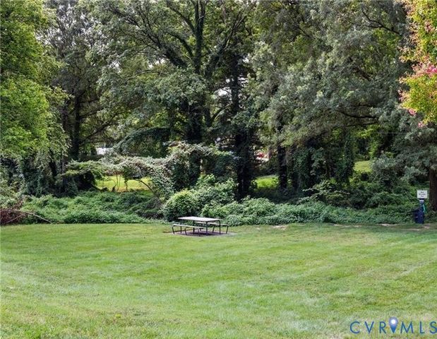 12 Red Fox Ln, Henrico, VA 23228