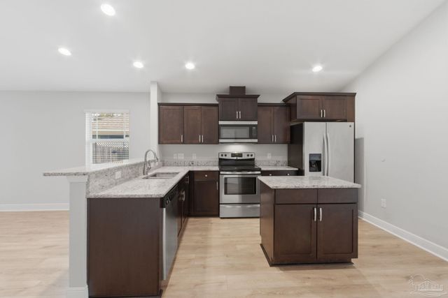 5093 Carley Ct, Milton, FL 32583