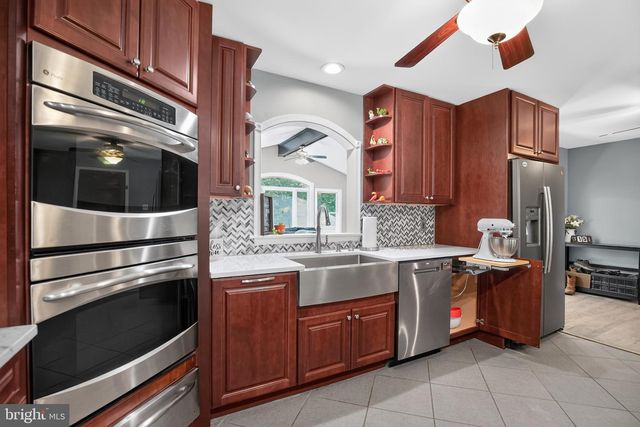9487 CANARY DR, Bel Alton, MD 20611