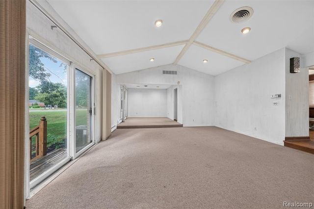 6611 Cottonwood Knoll Court, West Bloomfield, MI 48322