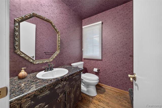 6611 Cottonwood Knoll Court, West Bloomfield, MI 48322