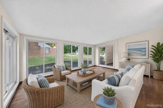 6611 Cottonwood Knoll Court, West Bloomfield, MI 48322
