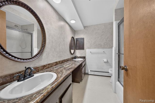 6611 Cottonwood Knoll Court, West Bloomfield, MI 48322