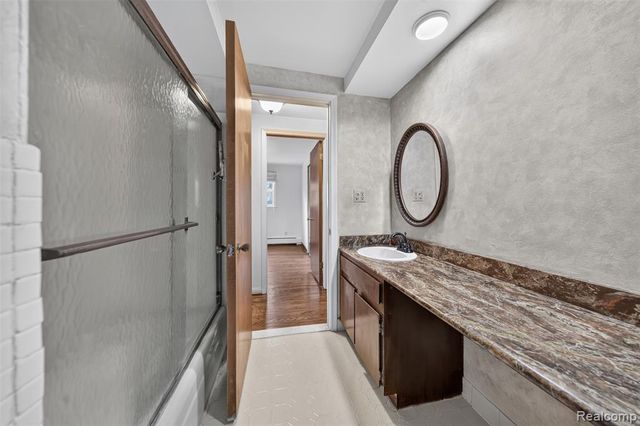 6611 Cottonwood Knoll Court, West Bloomfield, MI 48322