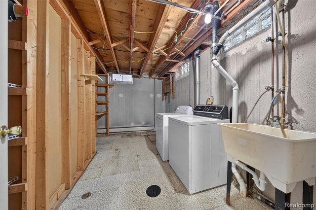 6611 Cottonwood Knoll Court, West Bloomfield, MI 48322