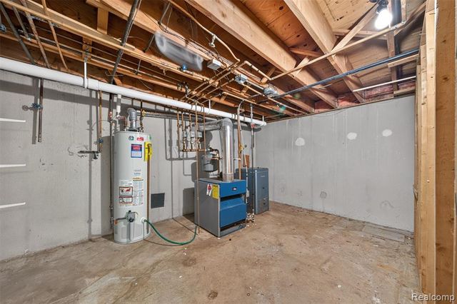 6611 Cottonwood Knoll Court, West Bloomfield, MI 48322