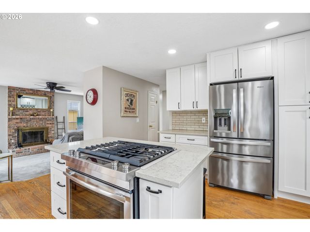 2133 Ne 166TH Dr, Portland, OR 97230