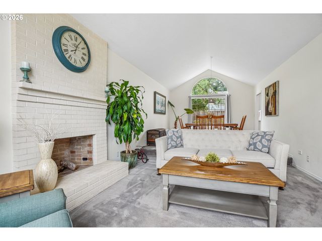 2133 Ne 166TH Dr, Portland, OR 97230