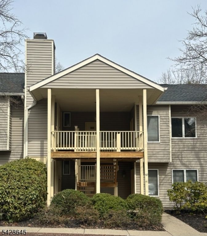 44 Westchester Ter, Clinton Twp., NJ 08801