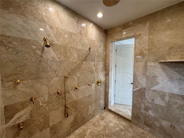 420 S ROYAL POINCIANA DRIVE, Tampa, FL 33609
