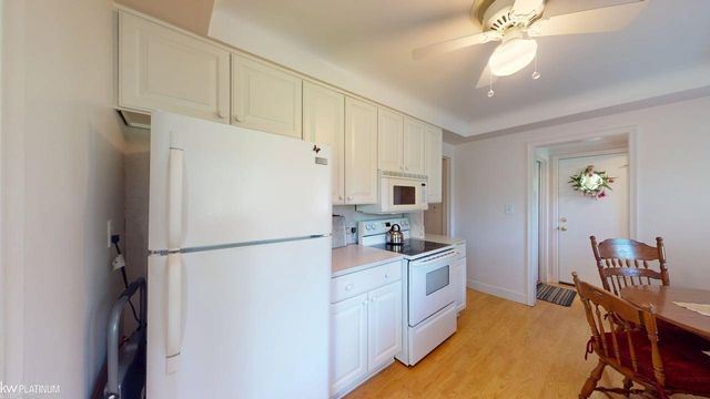 1331 Fieldway Drive, Bloomfield Hills, MI 48302