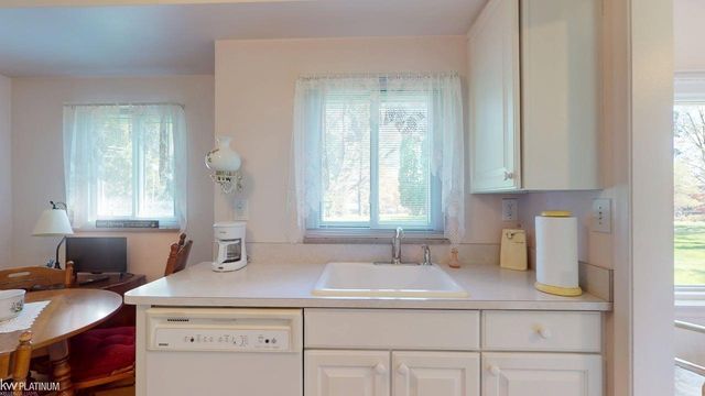 1331 Fieldway Drive, Bloomfield Hills, MI 48302