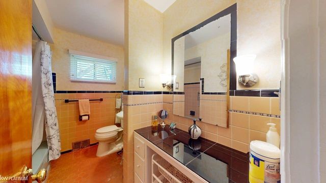 1331 Fieldway Drive, Bloomfield Hills, MI 48302
