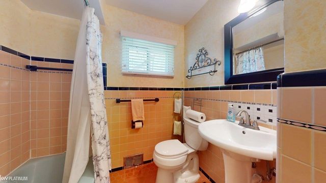 1331 Fieldway Drive, Bloomfield Hills, MI 48302