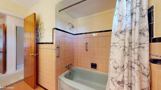 1331 Fieldway Drive, Bloomfield Hills, MI 48302