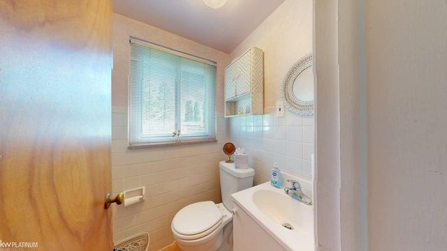 1331 Fieldway Drive, Bloomfield Hills, MI 48302