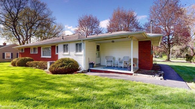 1331 Fieldway Drive, Bloomfield Hills, MI 48302